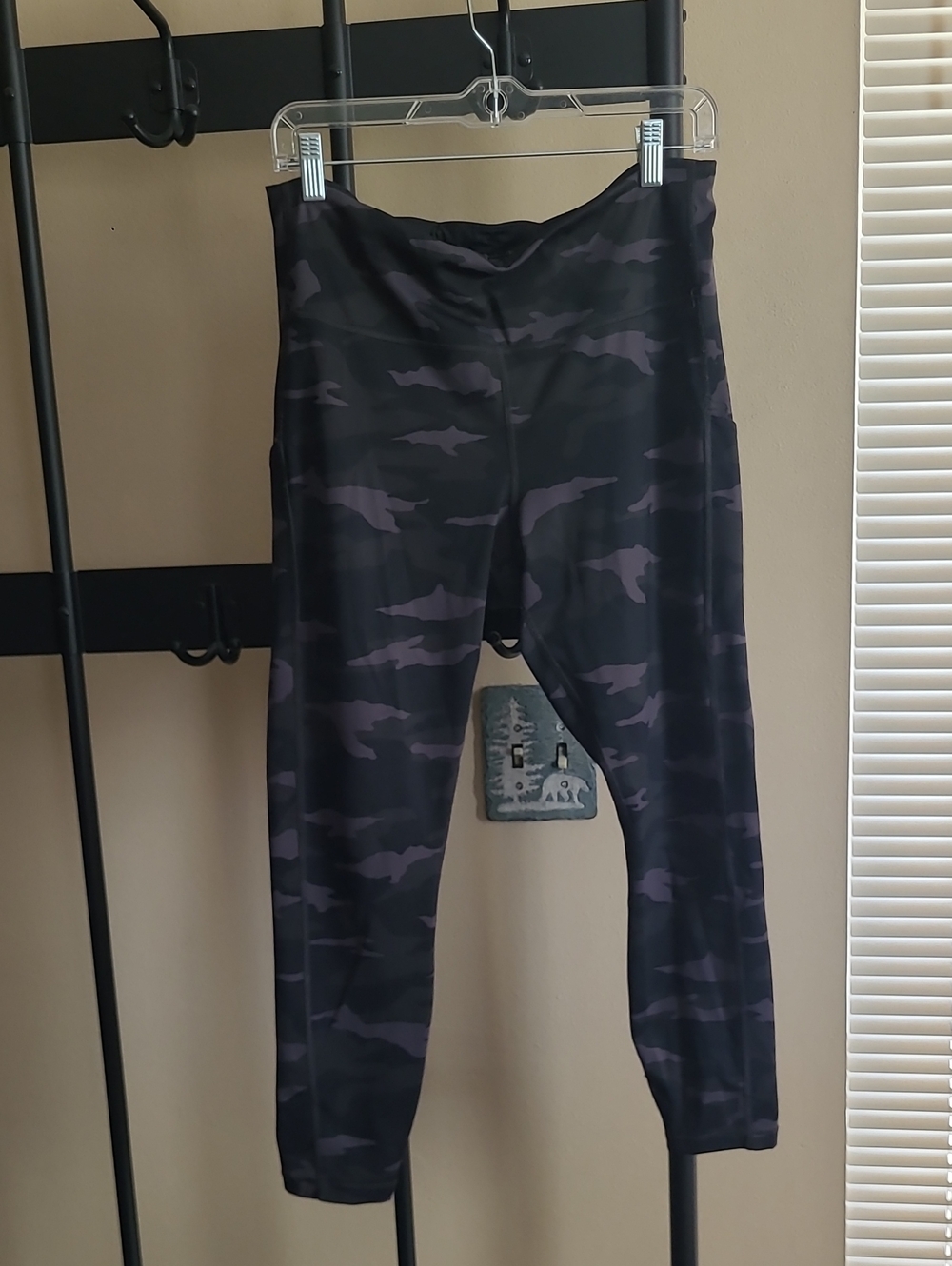 Athleta Women's Black & Dark Gray Camo Leggings